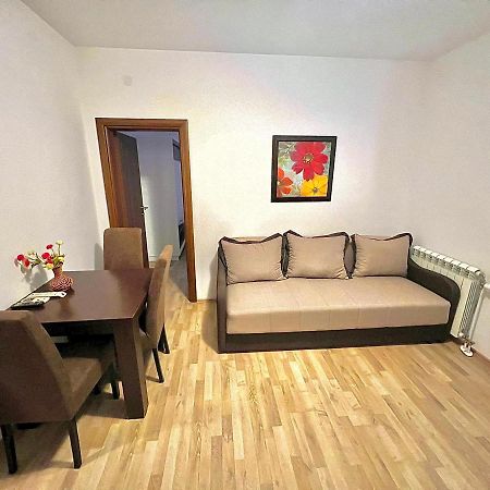 Apartments Family Тиват Экстерьер фото