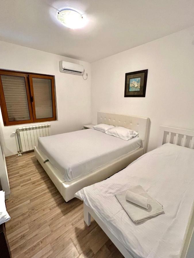 Apartments Family Тиват Экстерьер фото
