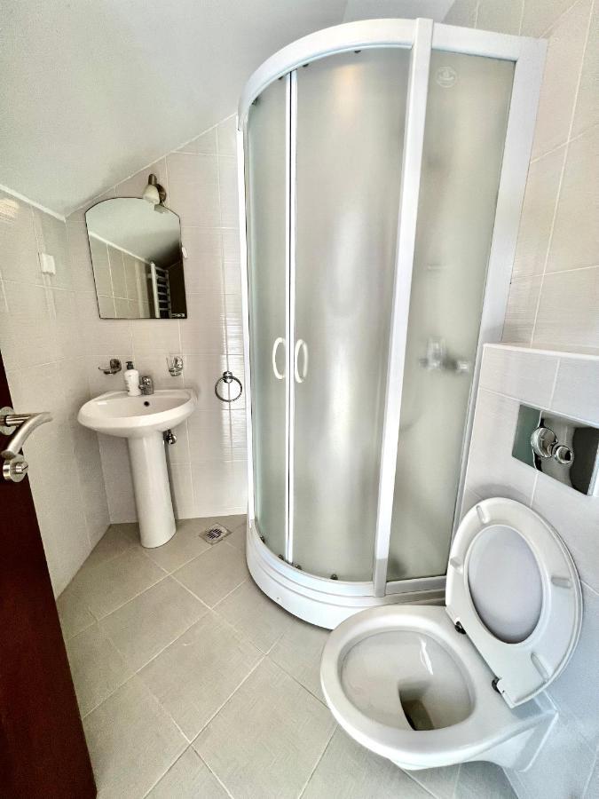 Apartments Family Тиват Экстерьер фото